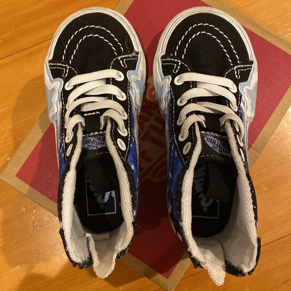 Toddler Vans Sk8-Hi Zip Blue Rainbow Star sneakers - Picture 2 of 5